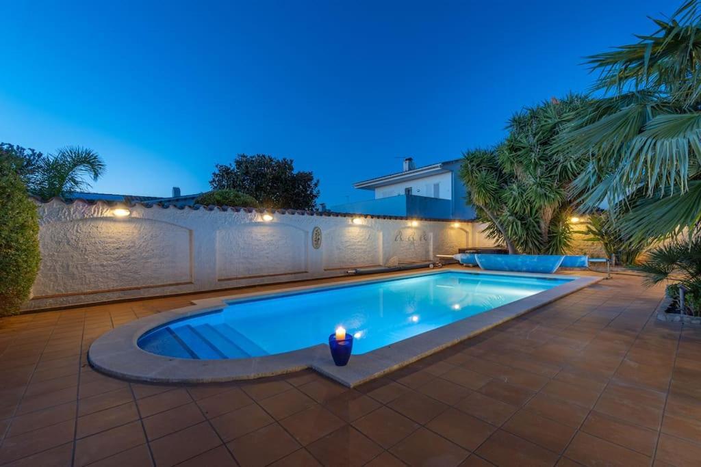 Sm21-Gran Casa De Vacaciones En La Playa, 4 Habitaciones, Climatizada, Piscina, Barbacoa Y Wifi Ampuriabrava Exterior foto